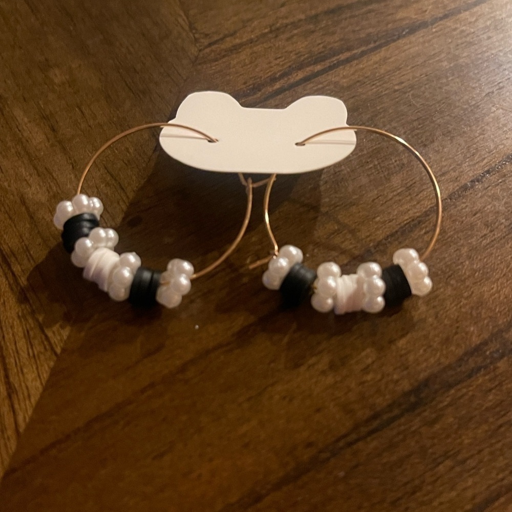 Handcrafted Skull Bracelet with Hoop Earrings by Kat - Picture 3 of 3